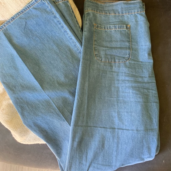 Sezane Venice Jeans - Picture 2 of 3